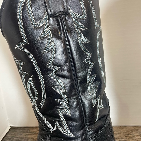 Tony Lama Black Western Cowboy Boots. Size 8.5D. Pre-owned. Leather. Made in USA - Picture 4 of 14